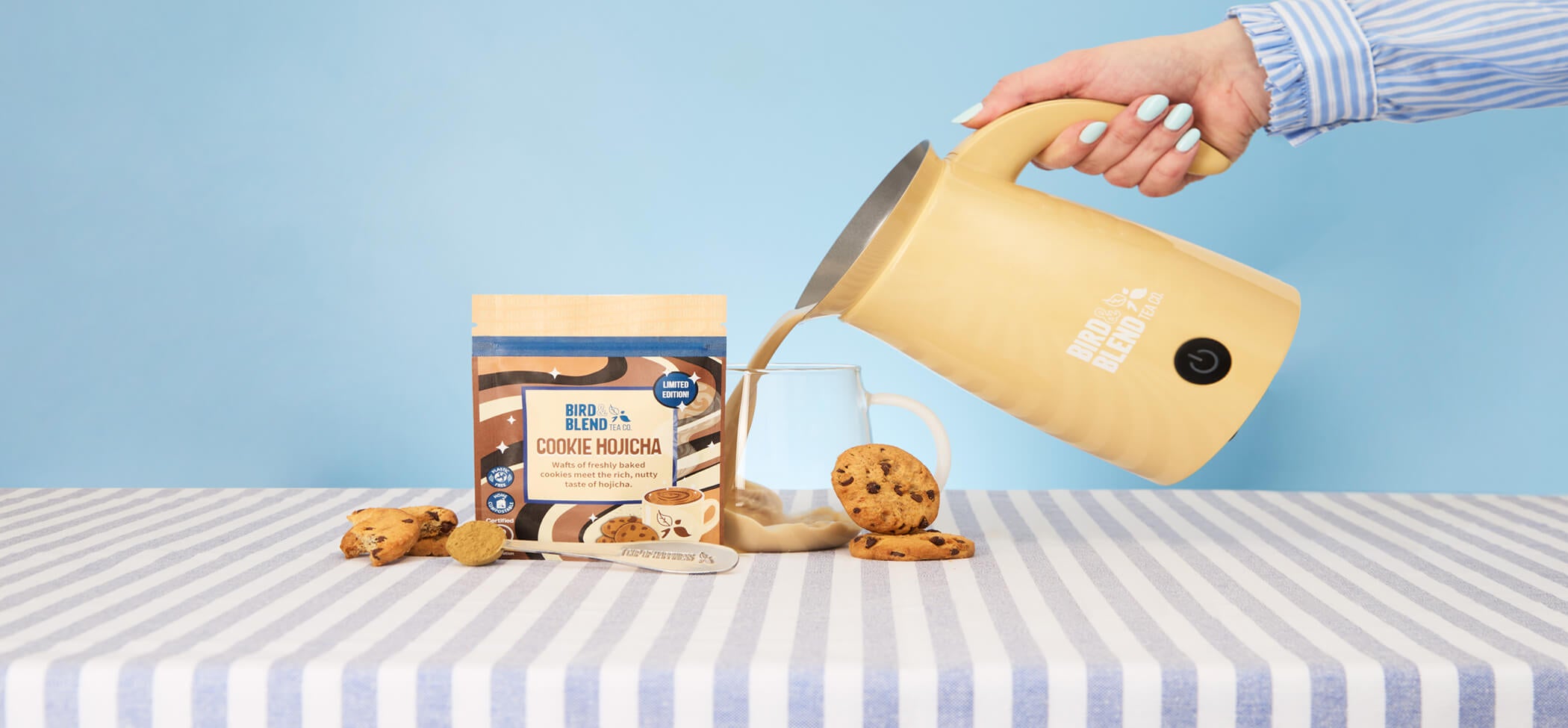 cookie hojicha tea spoon and bamboo gloss magic latte whisk desktop image