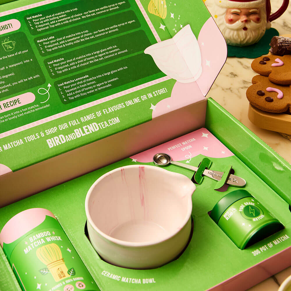 deluxe matcha gift set items focus